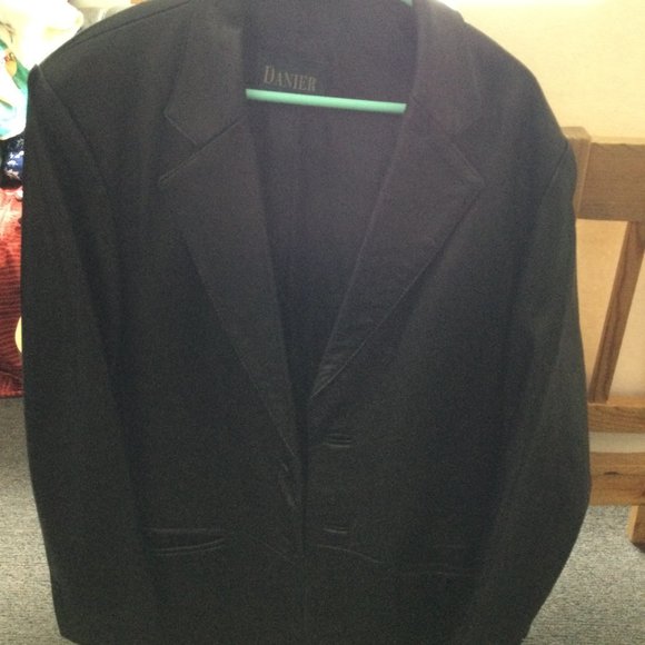 Men's Danier genuine leather jacket suit brown size m 2 buttons - Picture 2 of 9